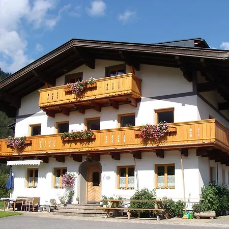 Zenauerhof Apartment *